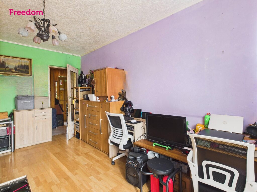 3-pokoje, potencjał w zielonej i spokojnej okolicy - zdjęcie 9