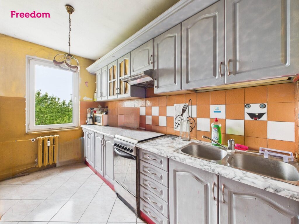 3-pokoje, potencjał w zielonej i spokojnej okolicy - zdjęcie 3