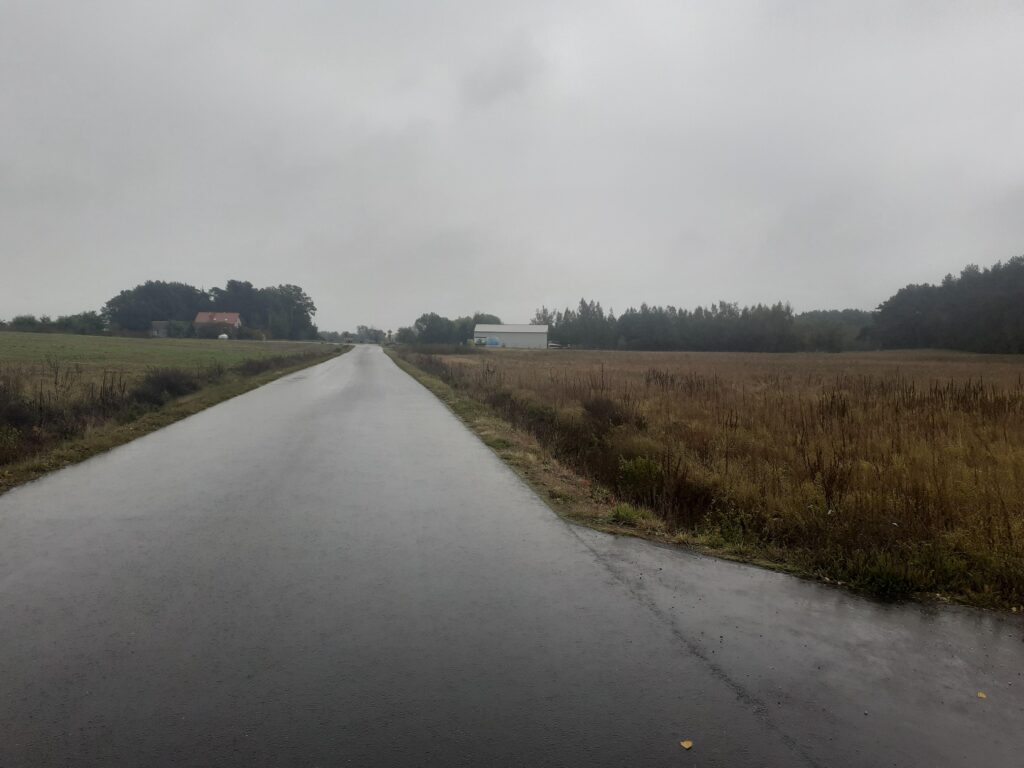 Idealna działka z warunkami zabudowy w Romanowie - zdjęcie 8