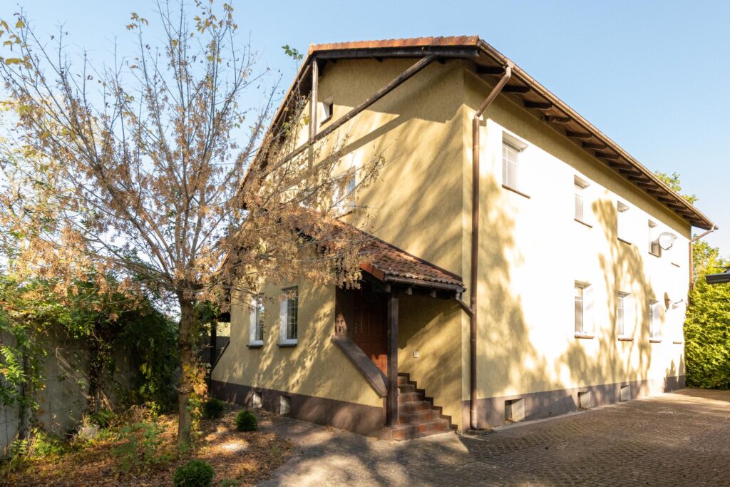 Dom wolnostojący w Dobrzycy Osiedle Leśne - zdjęcie 1