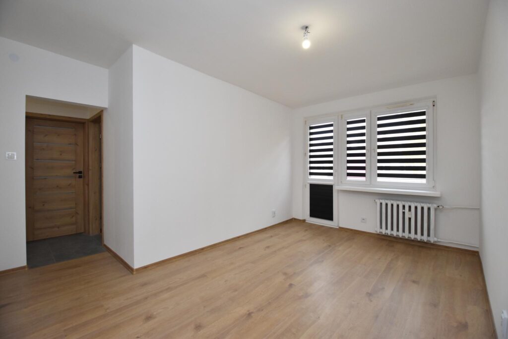 Mieszkanie 3 pokojowe ul. Iłżecka - zdjęcie 2