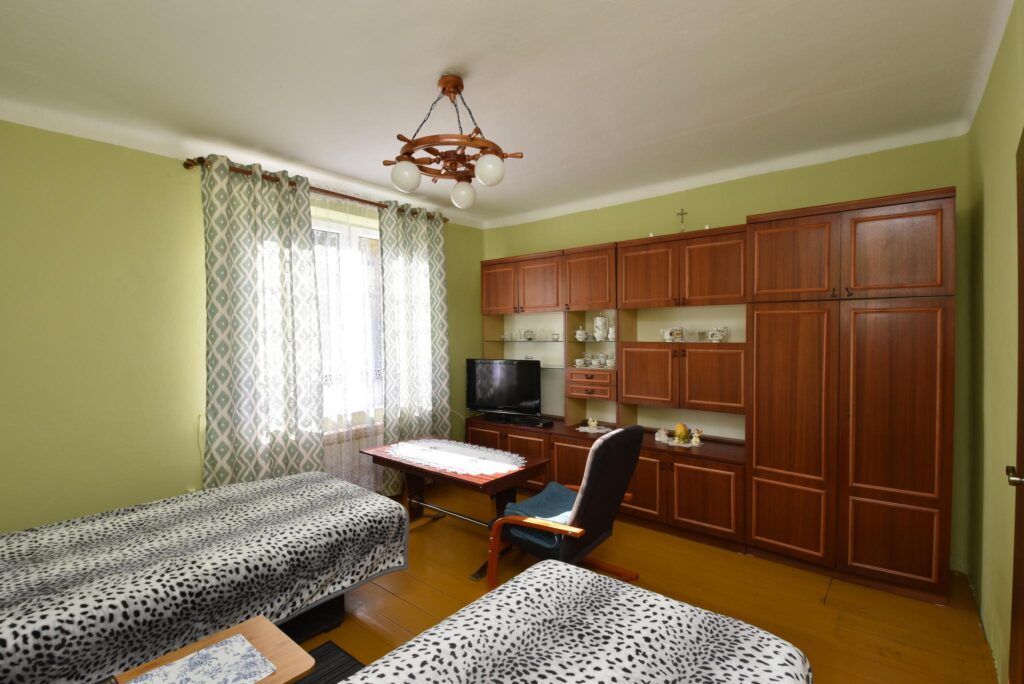 Dom siedliskowy z zabudowaniami na sprzedaż - zdjęcie 4