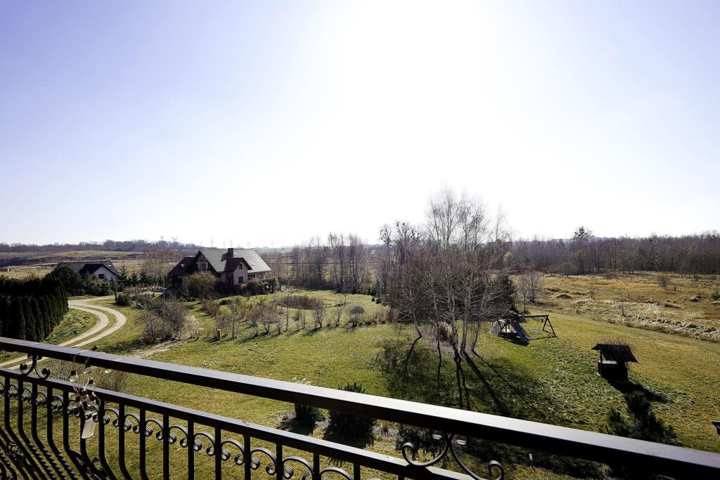 Ekskluzywna rezydencja z basenem do wynajęcia - zdjęcie 22