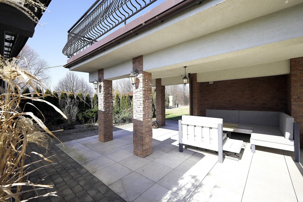 Ekskluzywna rezydencja z basenem do wynajęcia - zdjęcie 28