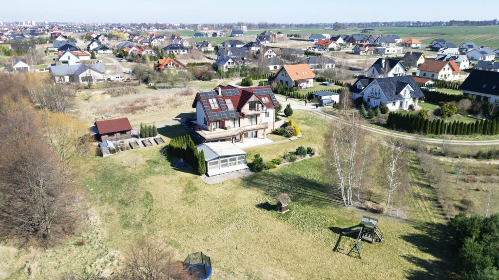 Ekskluzywna rezydencja z basenem do wynajęcia - zdjęcie 33