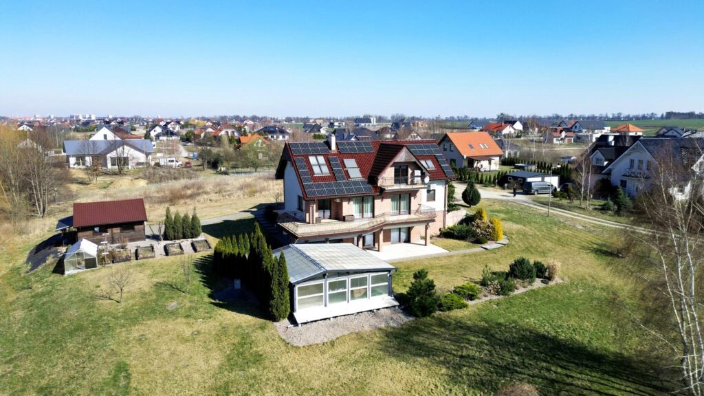 Ekskluzywna rezydencja z basenem do wynajęcia - zdjęcie 34