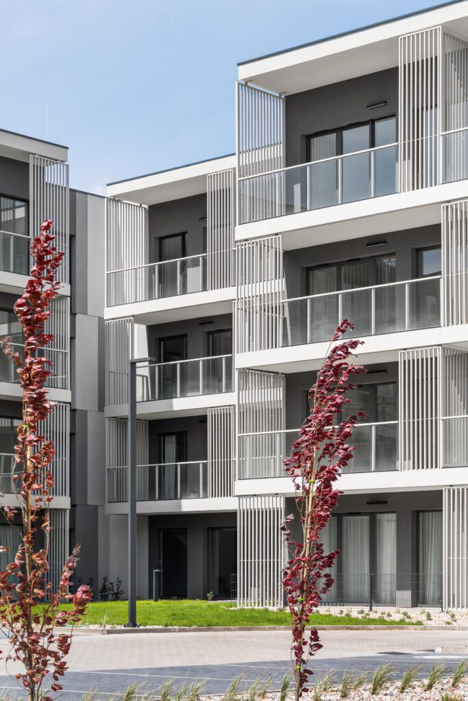 Nowoczesny apartament nad jeziorem - zdjęcie 9