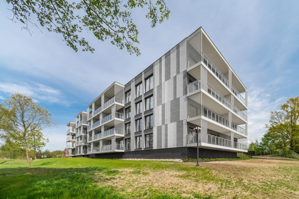 Nowoczesny apartament nad jeziorem - zdjęcie 16