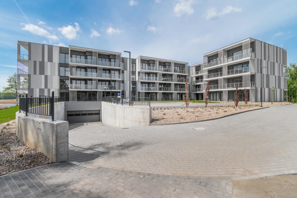 Nowoczesny apartament nad jeziorem - zdjęcie 18