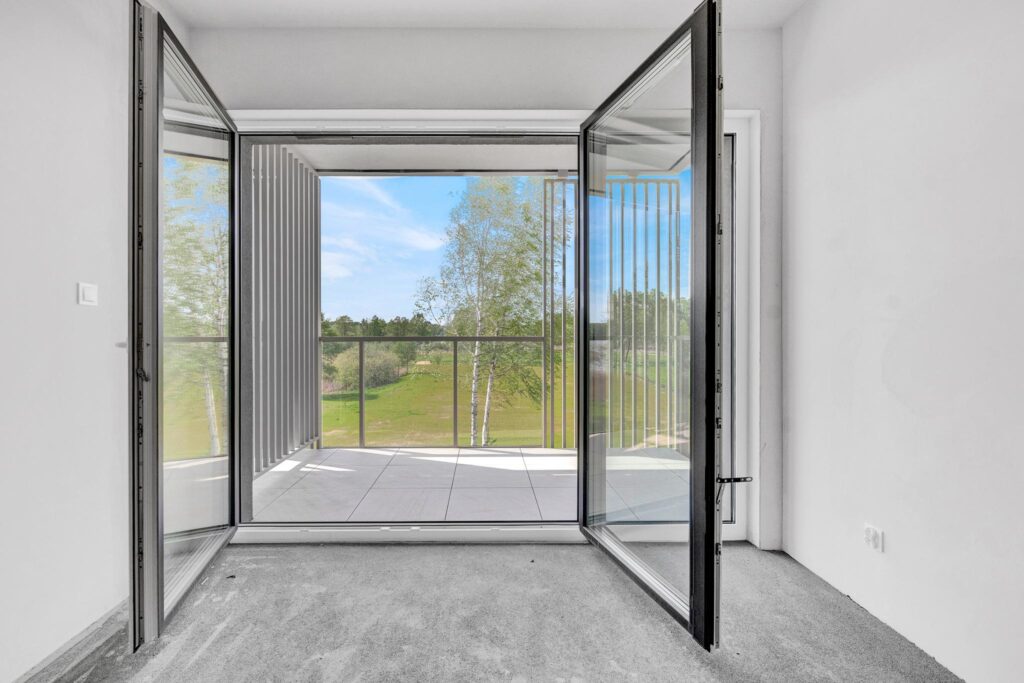 Nowoczesny apartament nad jeziorem - zdjęcie 4