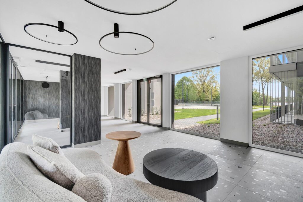 Gotowy do wprowadzenia apartament nad jeziorem - zdjęcie 24