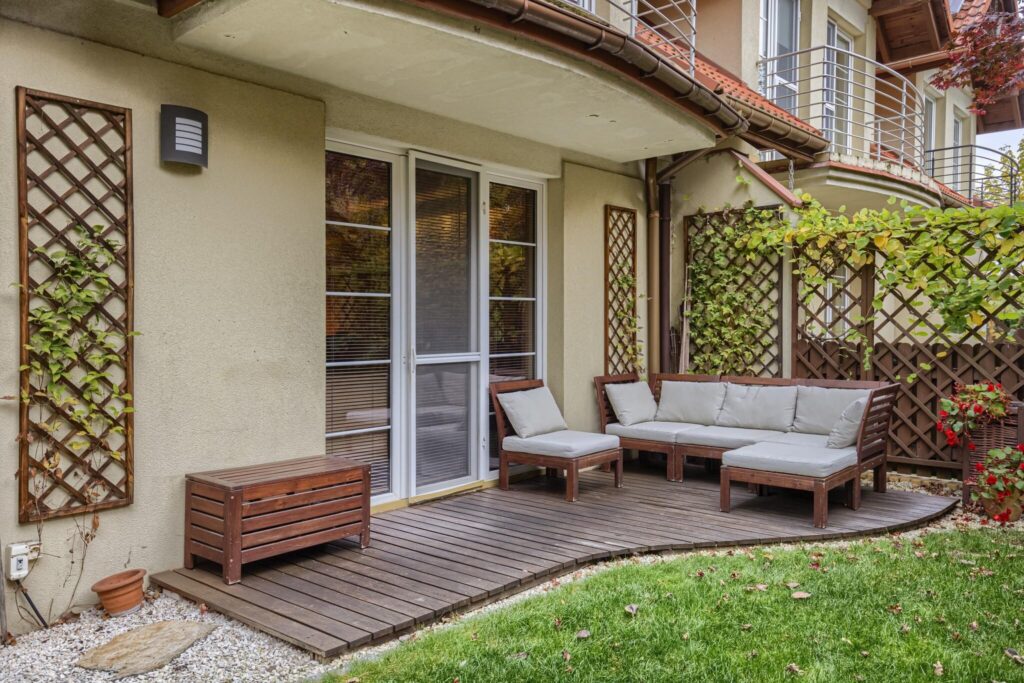 Dom w otoczeniu zieleni. - zdjęcie 23