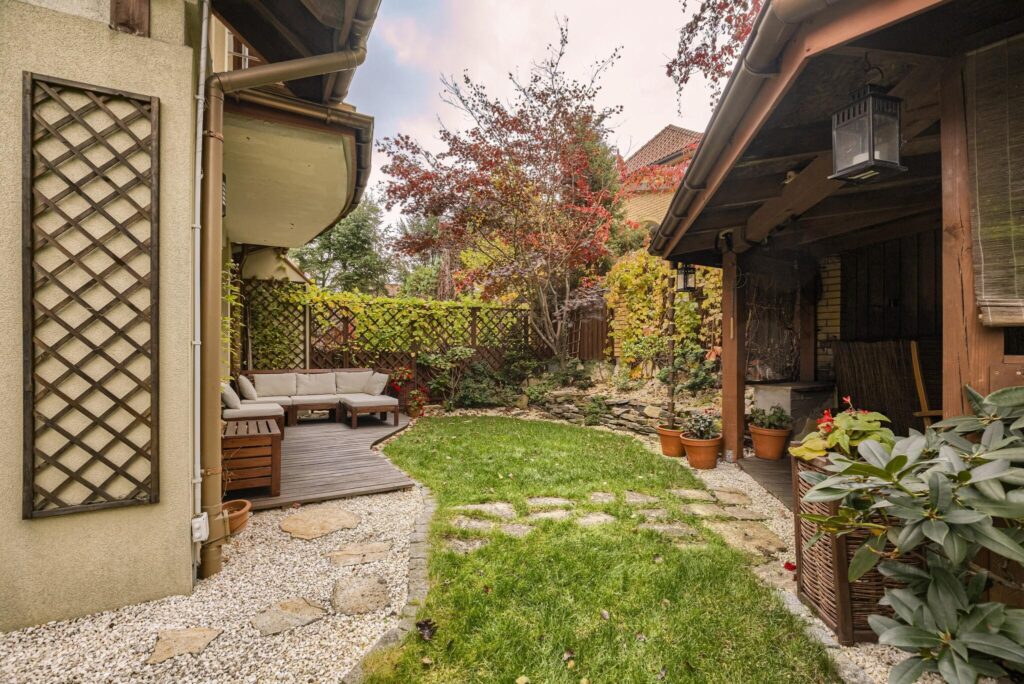 Dom w otoczeniu zieleni. - zdjęcie 30