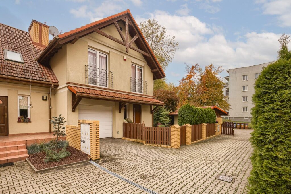 Dom w otoczeniu zieleni. - zdjęcie 33