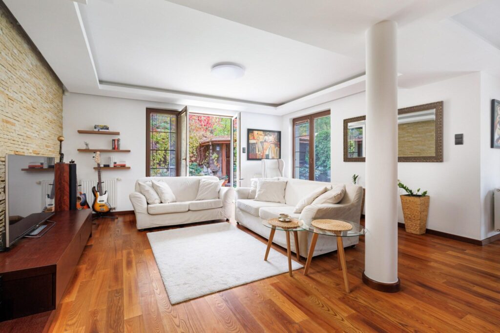 Dom w otoczeniu zieleni. - zdjęcie 24