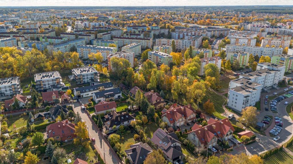 Dom w otoczeniu zieleni. - zdjęcie 45