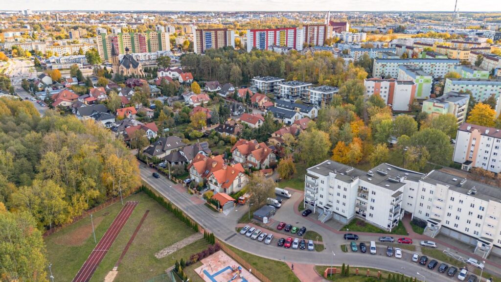 Dom w otoczeniu zieleni. - zdjęcie 46