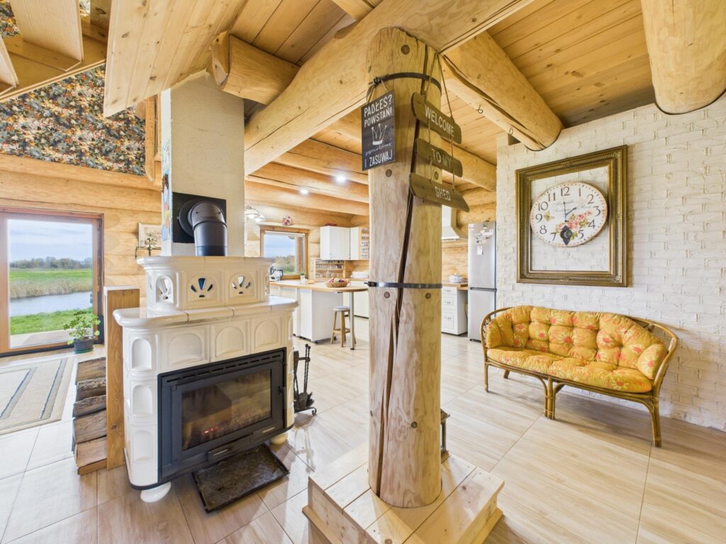 Dom z bali 150m² oraz duża działka 4 ha - zdjęcie 1