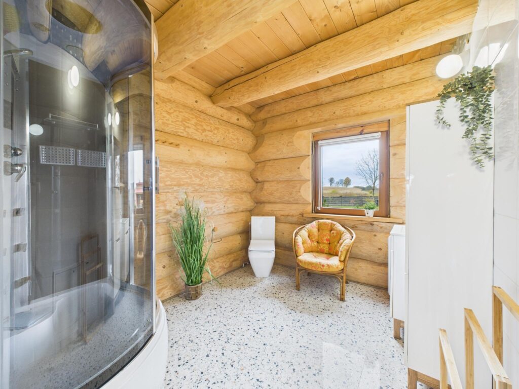 Dom z bali 150m² oraz duża działka 4 ha - zdjęcie 7