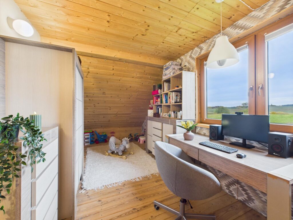 Dom z bali 150m² oraz duża działka 4 ha - zdjęcie 11