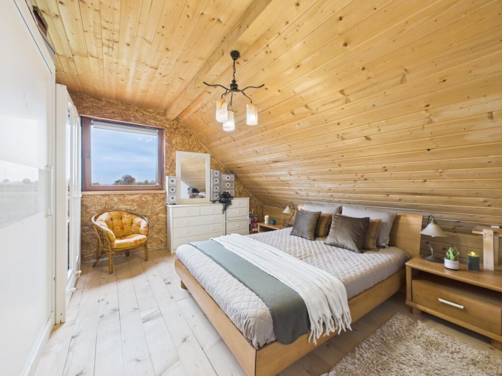 Dom z bali 150m² oraz duża działka 4 ha - zdjęcie 13