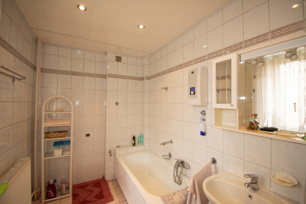 Dom wolnostojący z garażem w Wielowsi - zdjęcie 11