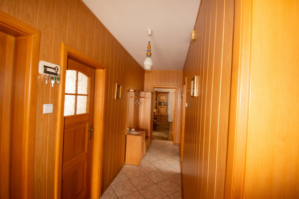 Dom wolnostojący z garażem w Wielowsi - zdjęcie 10