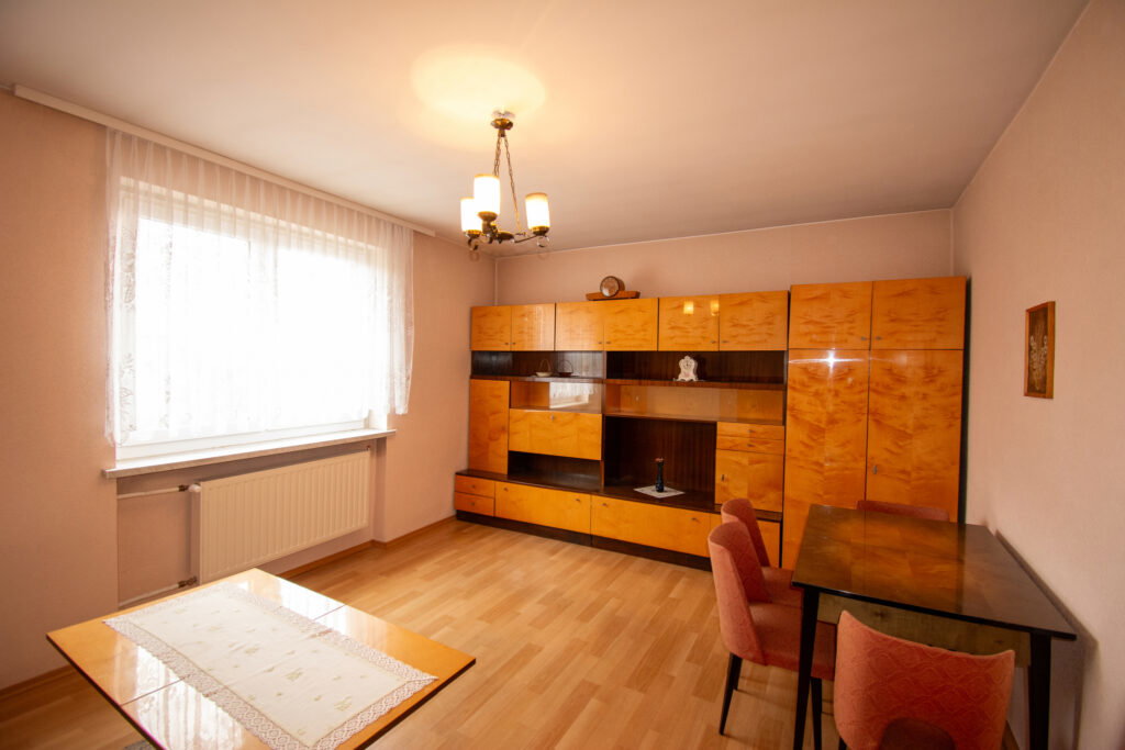 Dom wolnostojący z garażem w Wielowsi - zdjęcie 12