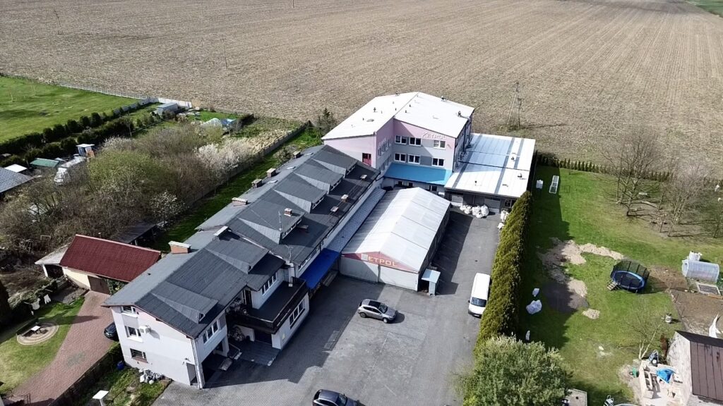 Funkcjonalny budynek produkcyjno-handlowy - zdjęcie 1