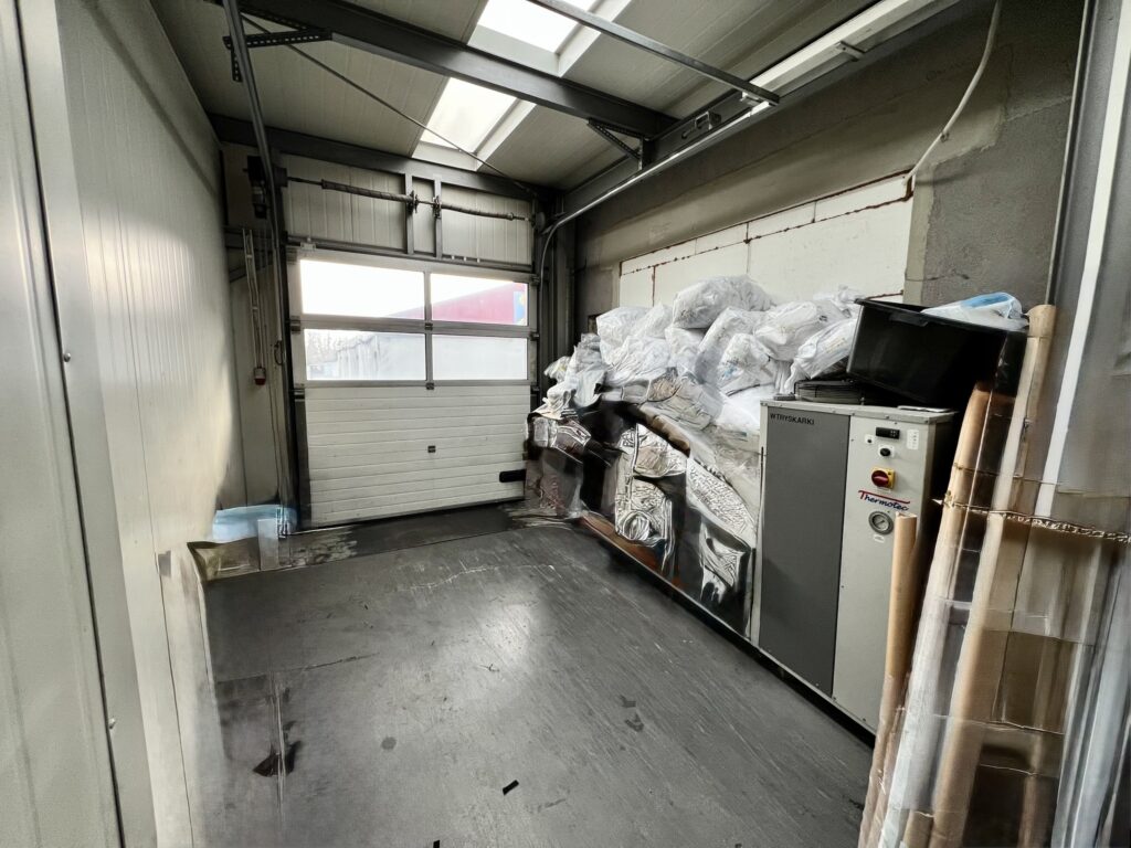 Funkcjonalny budynek produkcyjno-handlowy - zdjęcie 7