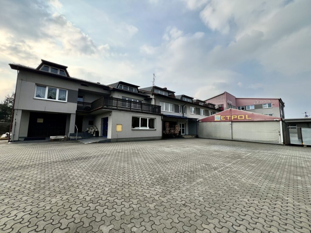 Funkcjonalny budynek produkcyjno-handlowy - zdjęcie 3