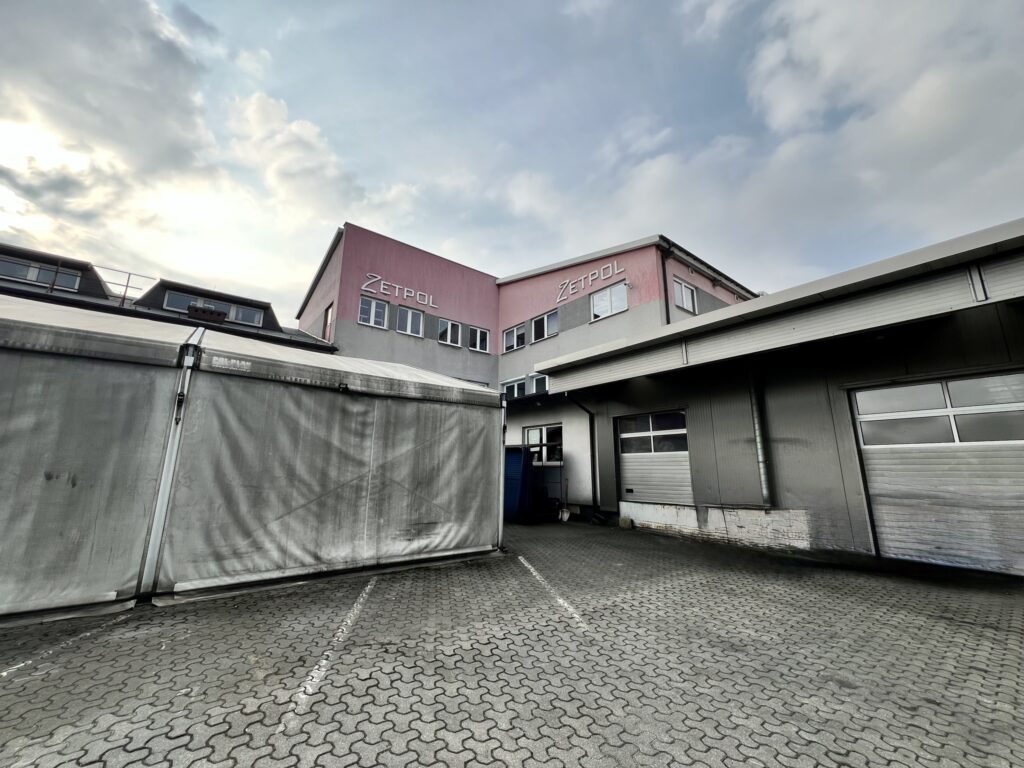 Funkcjonalny budynek produkcyjno-handlowy - zdjęcie 5