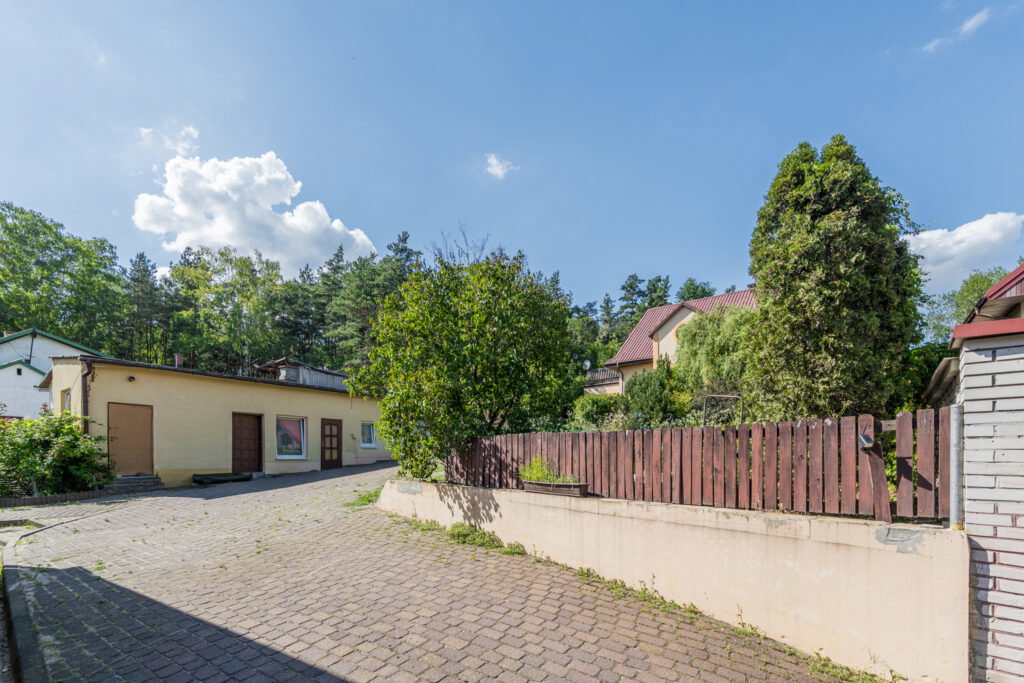 Działka 1379 m2 z zabudową 2 domów w Wesołej - zdjęcie 11