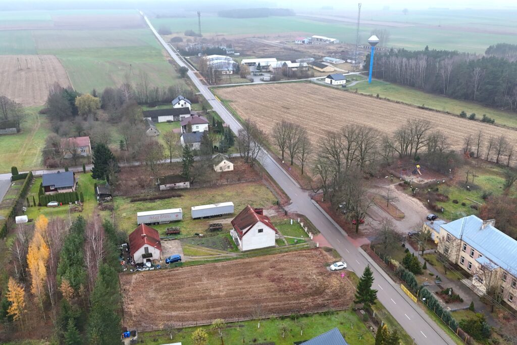 Działka budowlana przy ul. Szkolnej 1501 m2 - zdjęcie 4