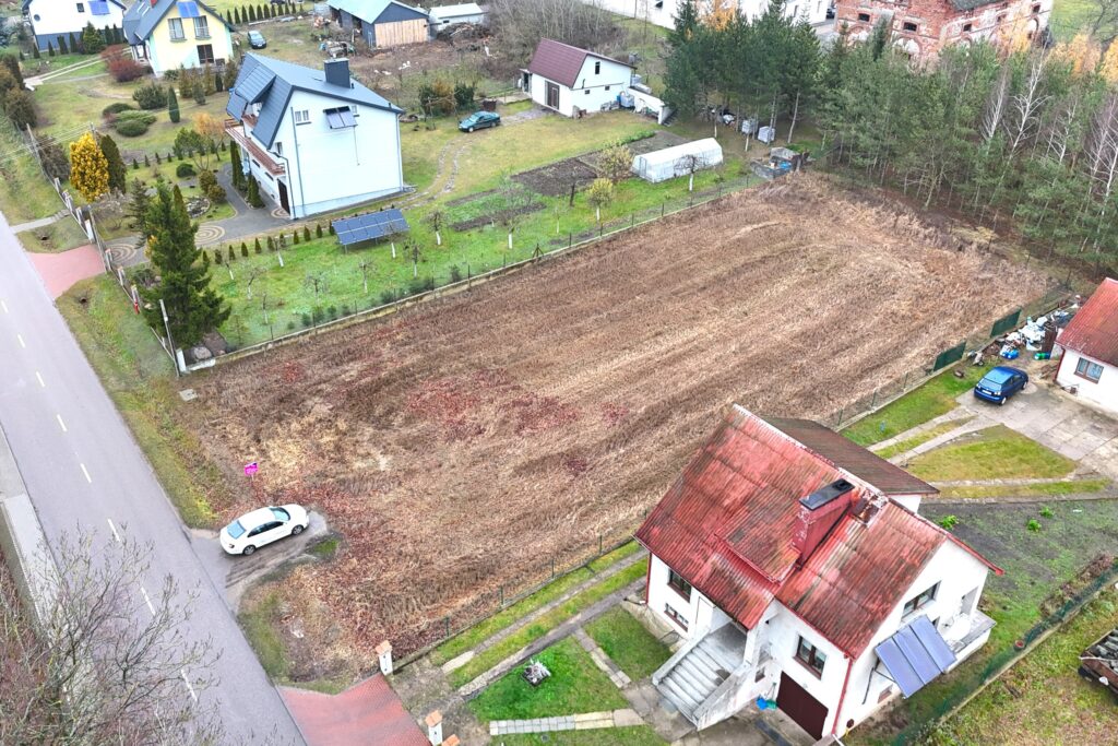 Działka budowlana przy ul. Szkolnej 1501 m2 - zdjęcie 2