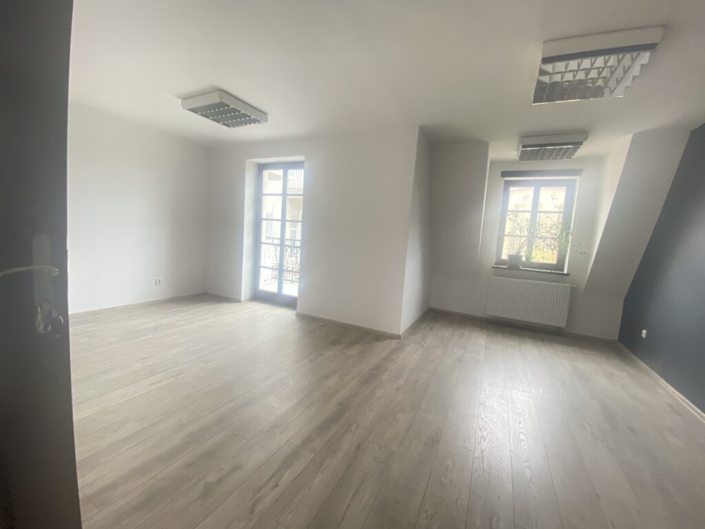 Lokale biurowe w ścisłym centrum Jeleniej Góry! - zdjęcie 1