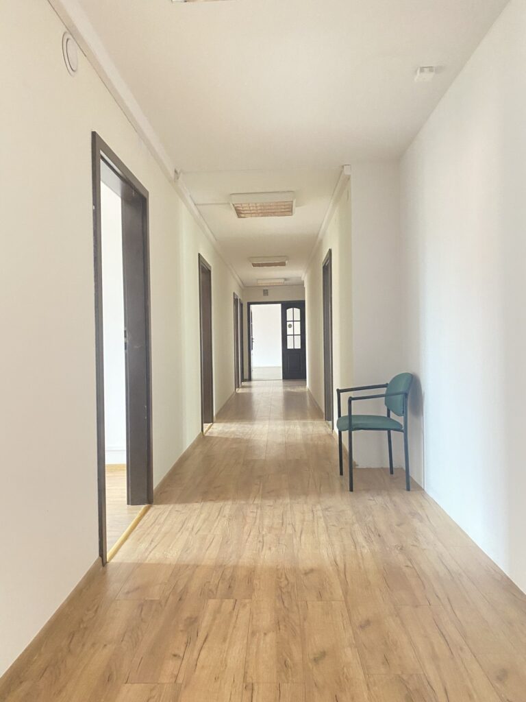 Lokale biurowe w ścisłym centrum Jeleniej Góry! - zdjęcie 5