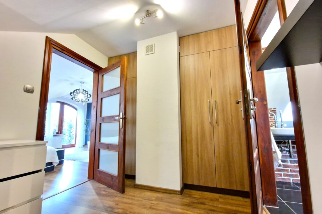 Dom do wprowadzenie się w Rakowiskach - zdjęcie 10