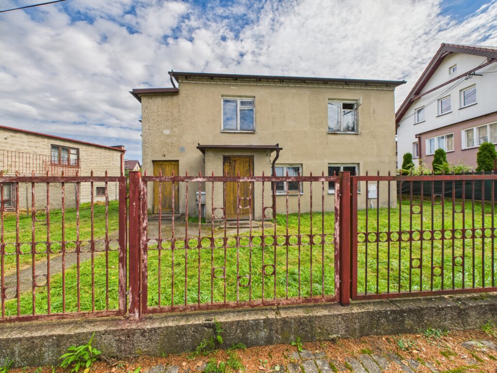 Dom w Olsztynku z budynkiem gospodarczym - zdjęcie 3
