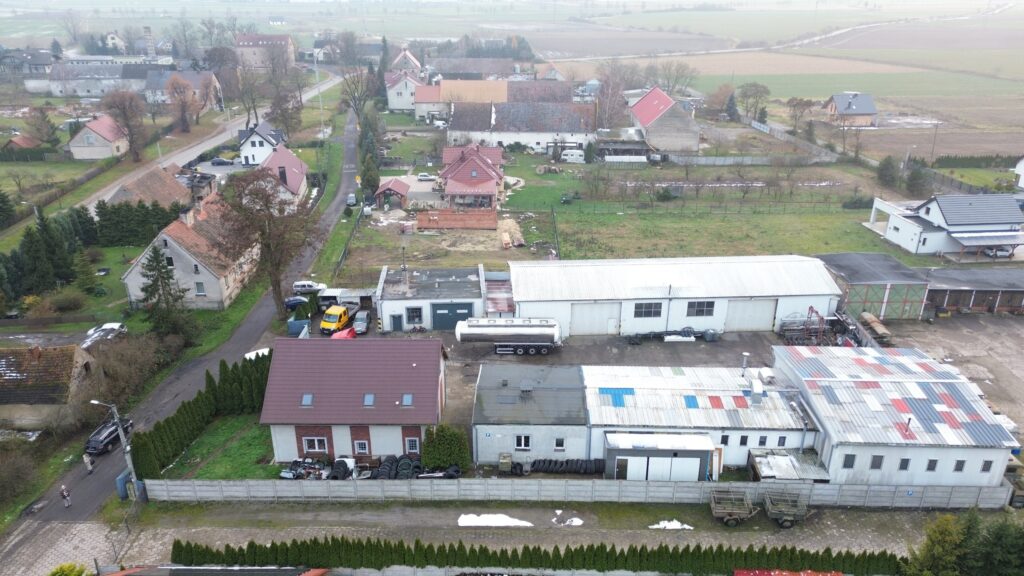 Nieruchomość inwestycyjna na sprzedaż- Zielęcice - zdjęcie 1