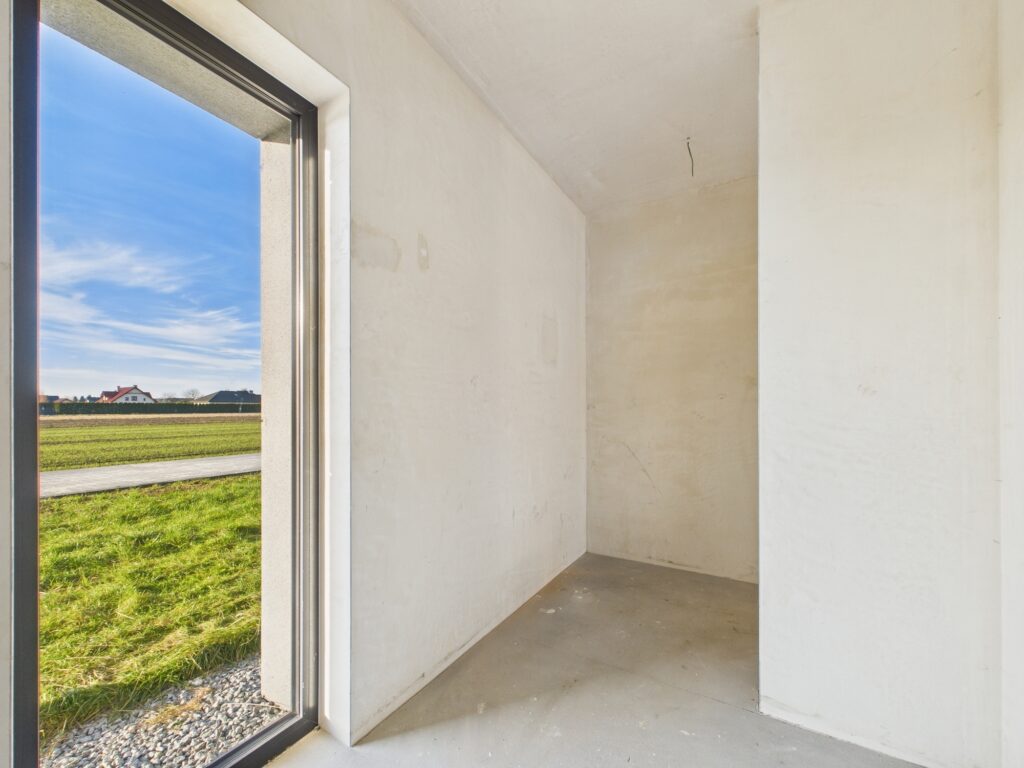 Nowoczesny dom z garażem i ogrodem. - zdjęcie 12