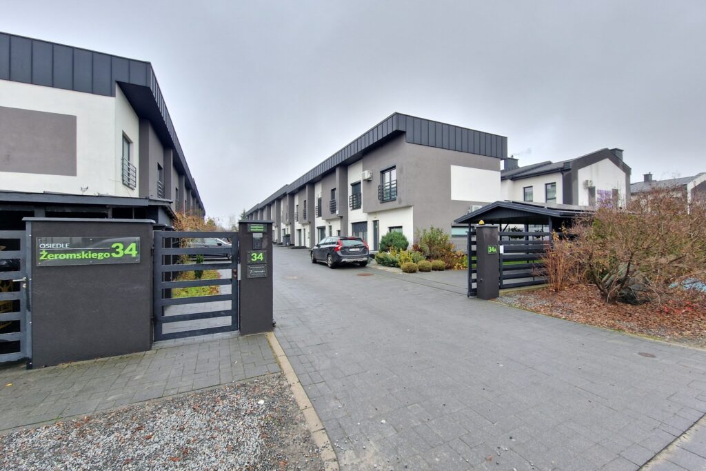 Atrakcyjny segment z ogródkiem i garażem - zdjęcie 2