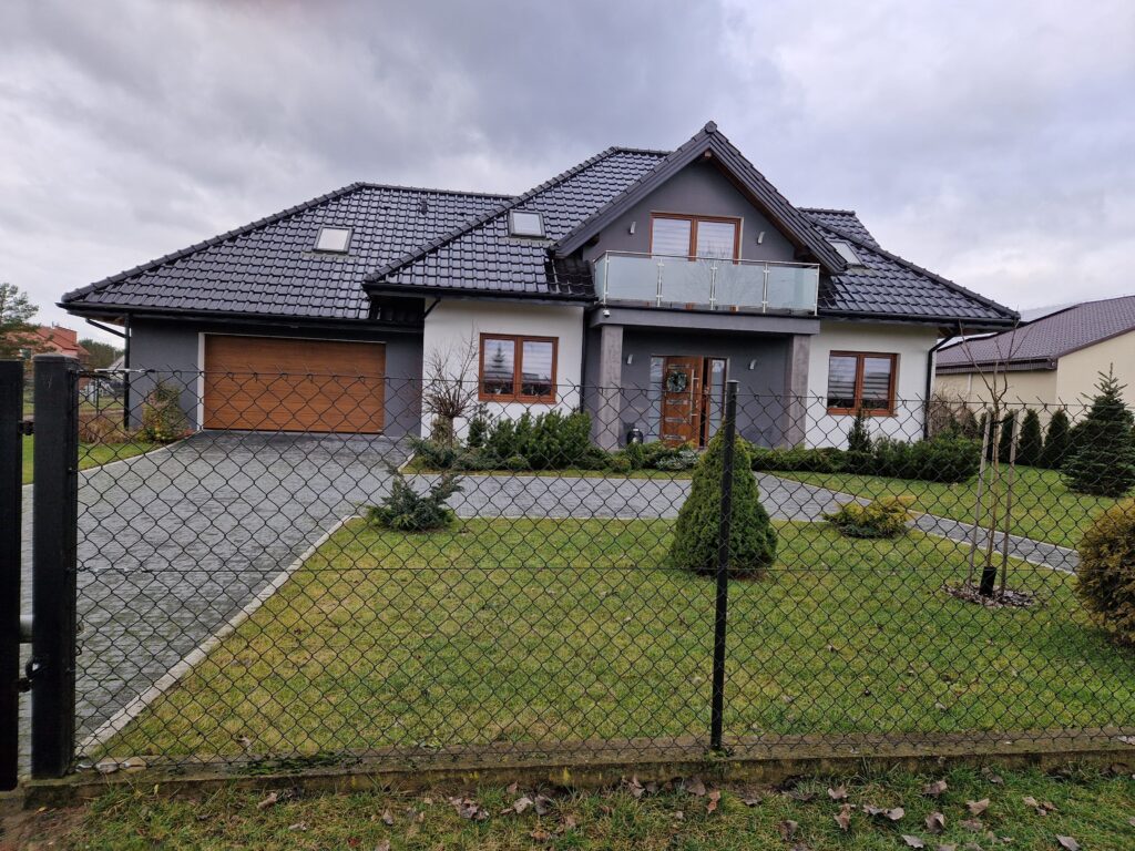 Okazja gotowy dom z dużą działką . - zdjęcie 24