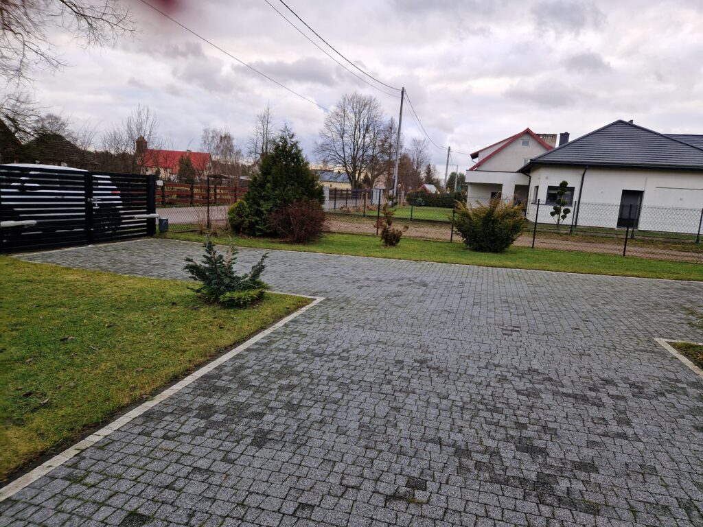 Okazja gotowy dom z dużą działką . - zdjęcie 27