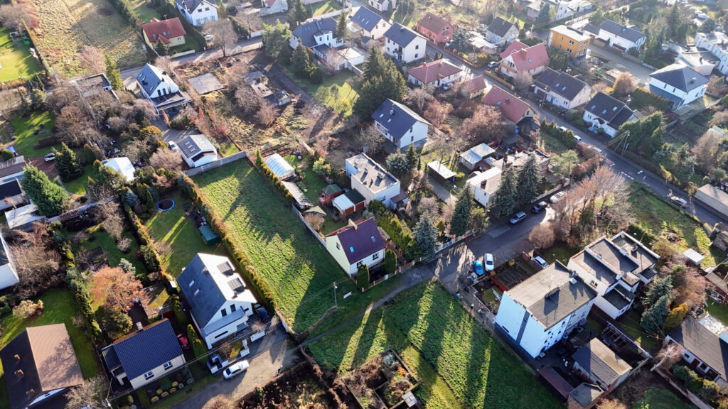 Działka 960m² i dom z dużym potencjalem, Starołęka - zdjęcie 2