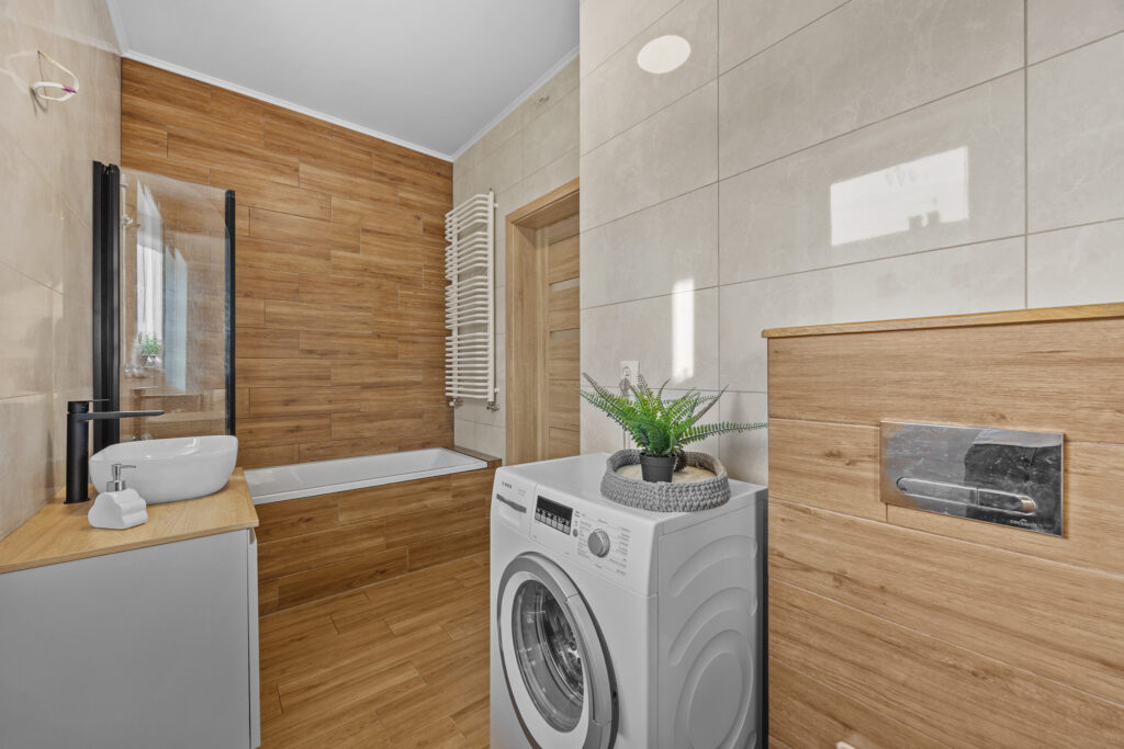 Słoneczny segment z ogródkiem i garażem pod lasem! - zdjęcie 8