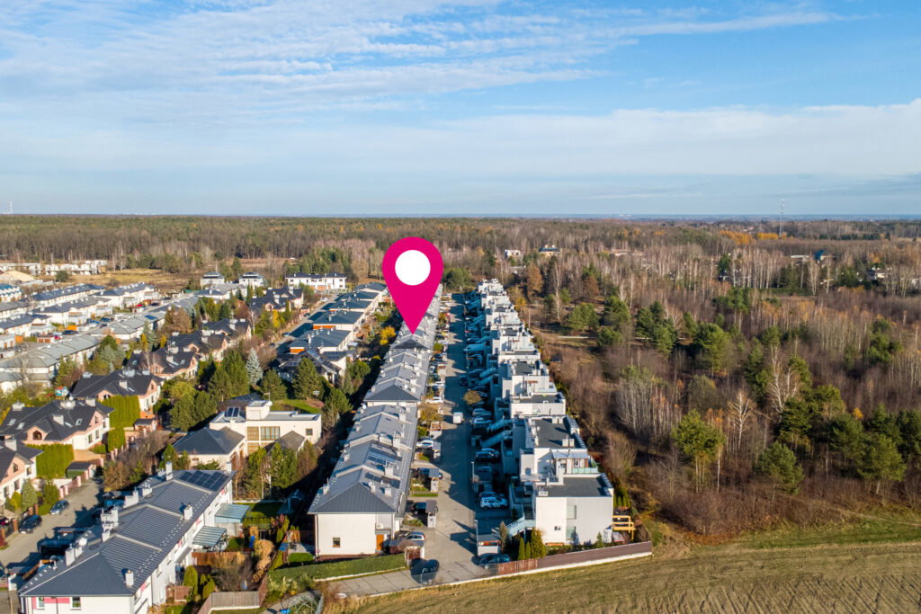 Słoneczny segment z ogródkiem i garażem pod lasem! - zdjęcie 18