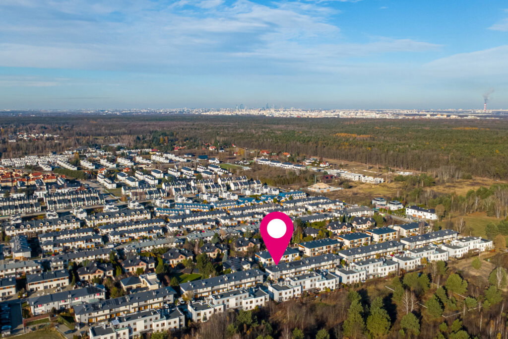 Słoneczny segment z ogródkiem i garażem pod lasem! - zdjęcie 19