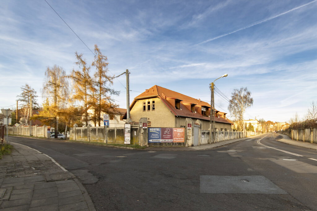 Hotel + ogromny potencjał mieszkaniowy i usługowy - zdjęcie 6