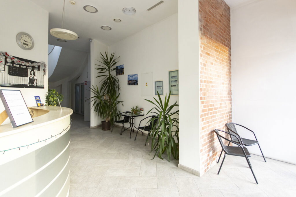 Hotel + ogromny potencjał mieszkaniowy i usługowy - zdjęcie 10